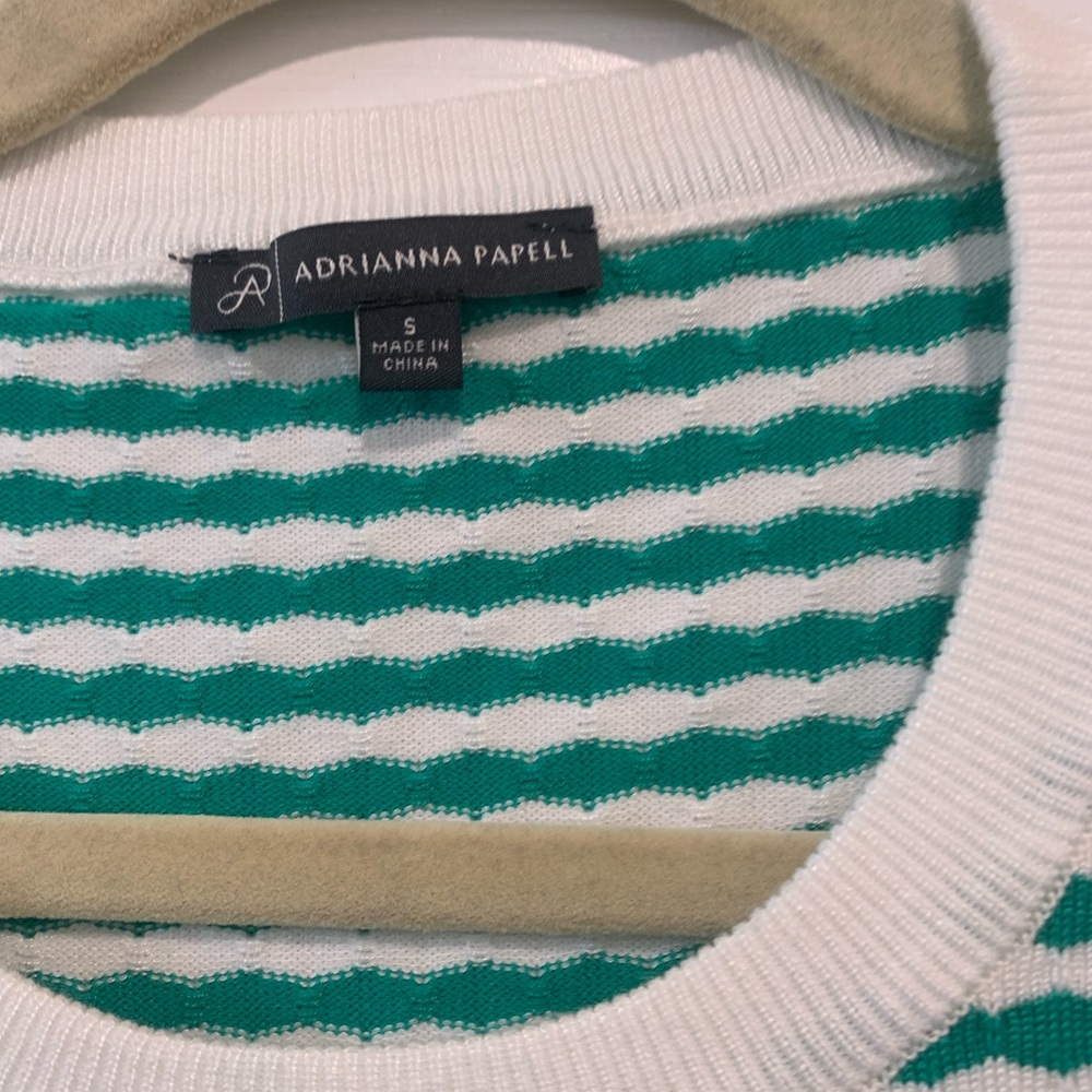 NEW, without tags Spring Sweater - Picture 2 of 4